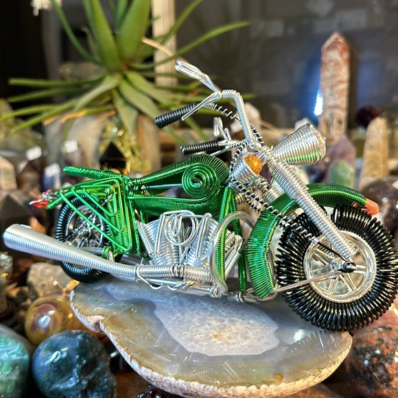 🔥SALE🔥 Wire Wrapped Motorcycle With A Crystal Headlight! Hand Made! - Picture 4 of 13
